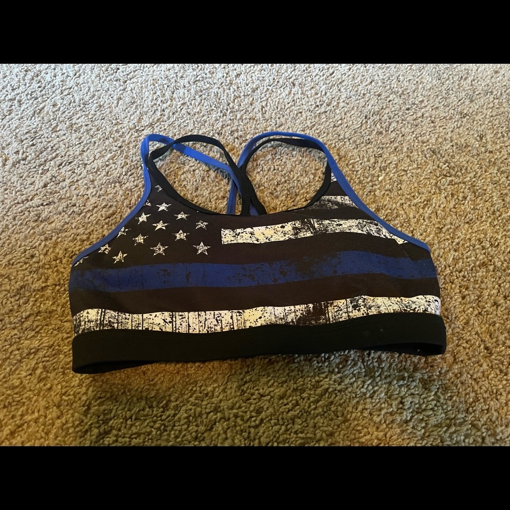 Born primitive size small sports bra